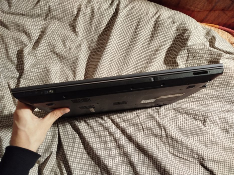 Металевий ноутбук Lenovo Процесор Core i3 робочий