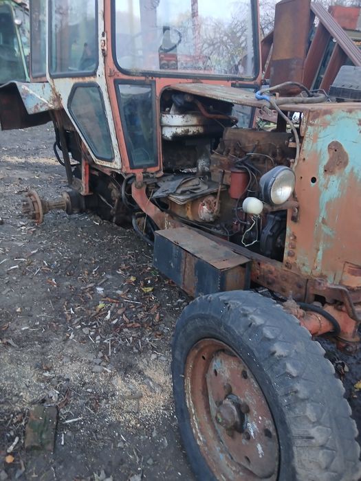 Продам трактор юмз позапчастях