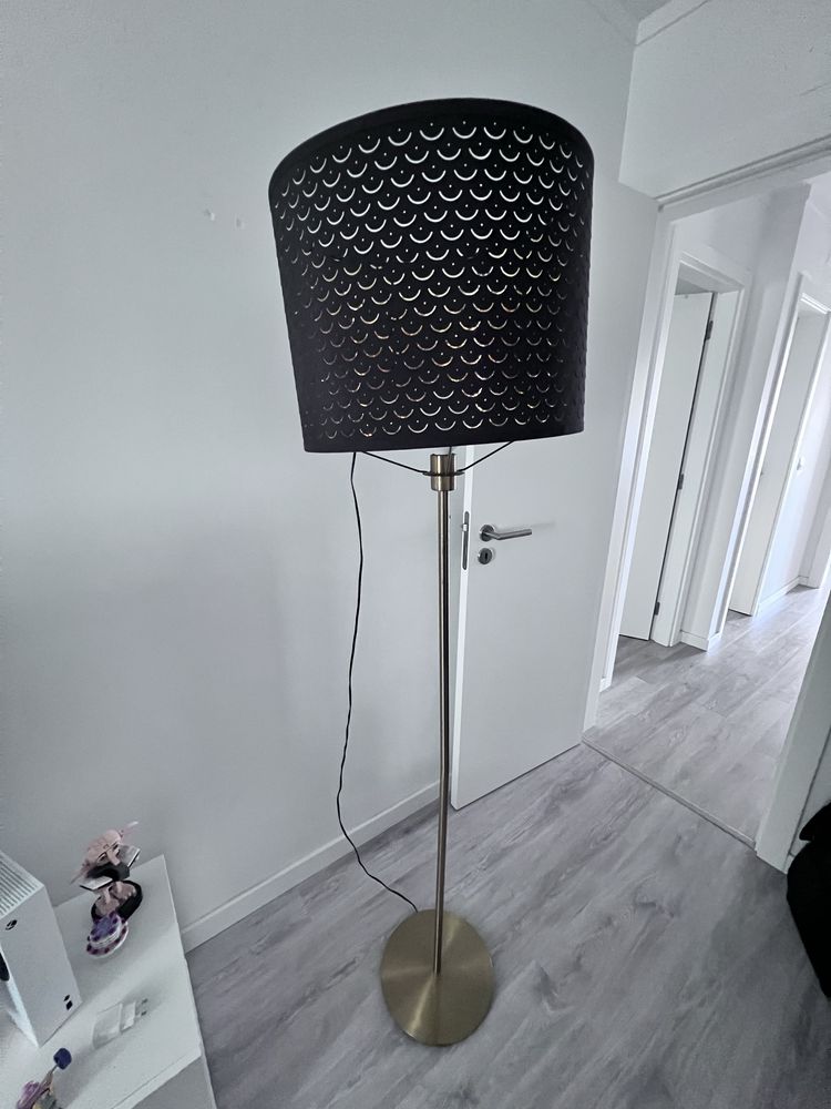Candeeiro ikea preto e dourado