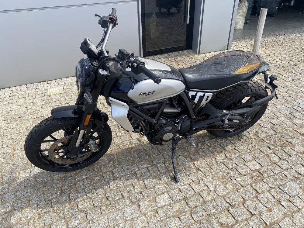 Ducati scrambler 800