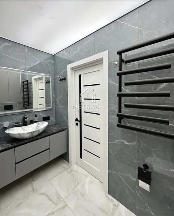 Продам шикарну 3х к квартиру , Гагарина,44 ( код 87118)