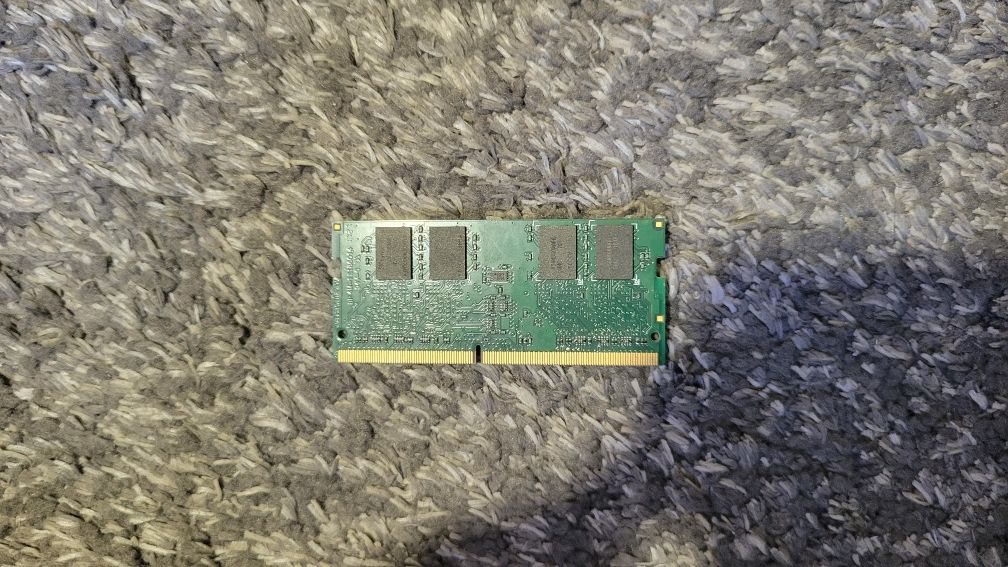 Memória RAM ADATA 8GB DDR4 1RX8 PC4-2400T