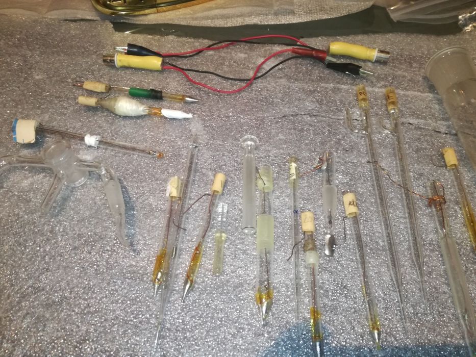 Microelectrodos antigos de laboratório