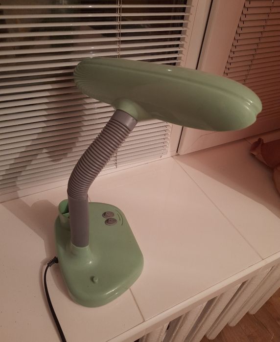 Лампа настольна зелена гнучка