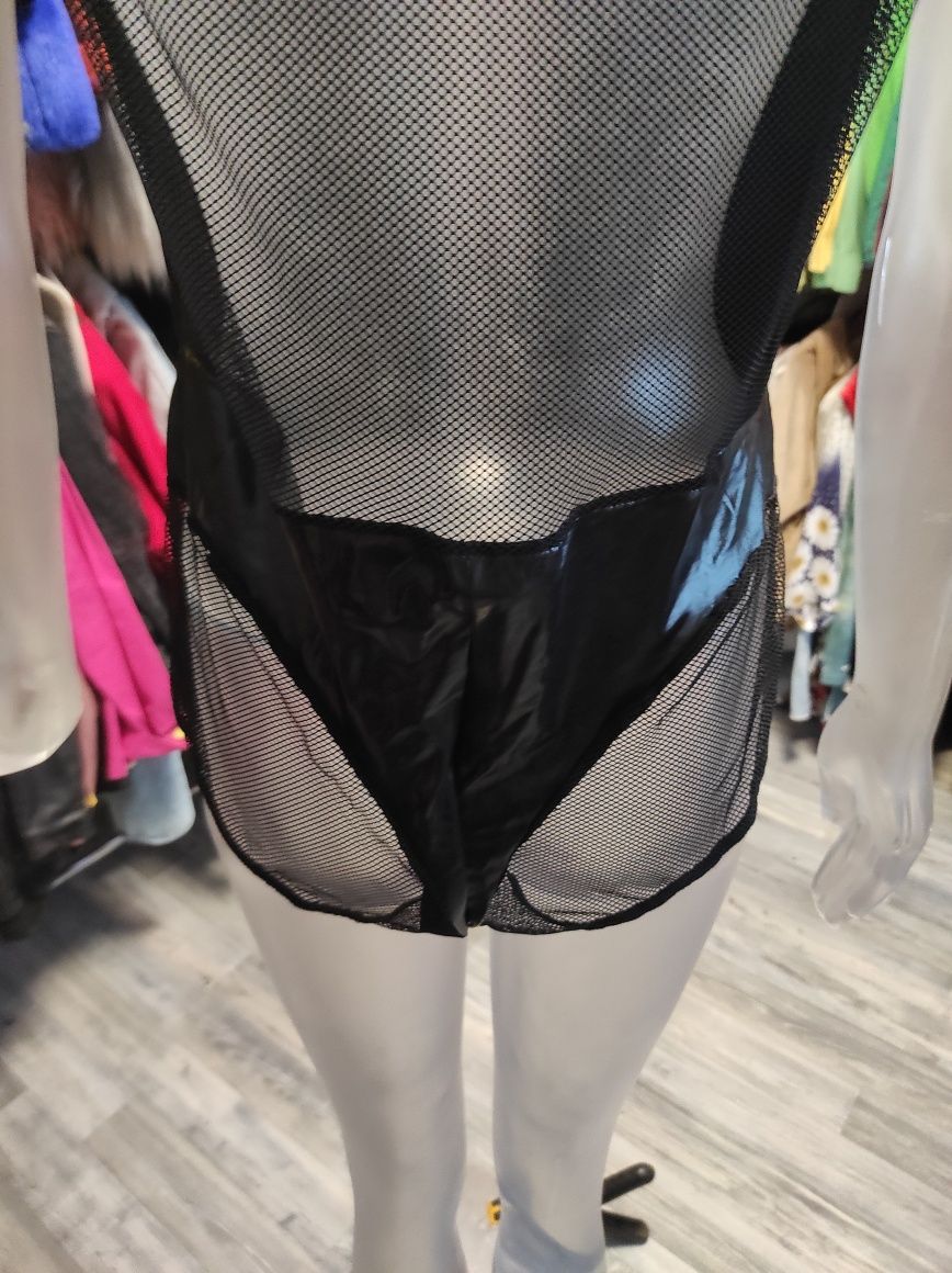 Body większy rozmiar czarne latex plus siatka.