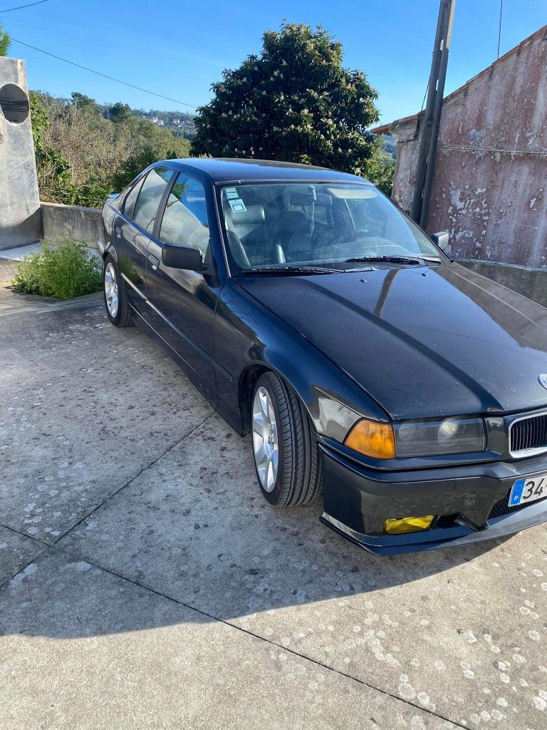 BMW e36 sedan 1992