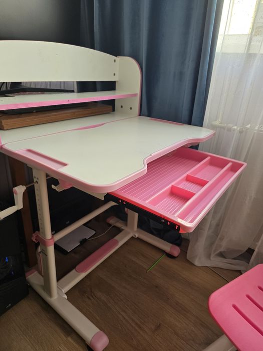 Продам дитячу парту та стілець