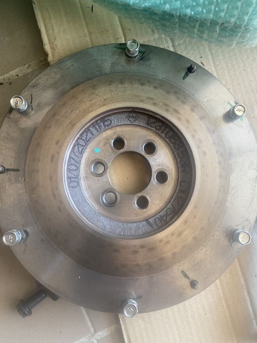 Маховик одномасовий на Рено Доккер,Дастер 1.6