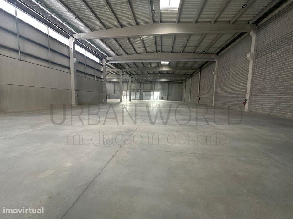 Armazém P/ Alugar - NOVO - Maia, Porto, 2.500 m2