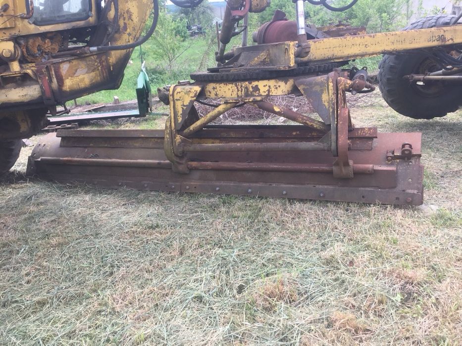 ДЗ - 143 грейдер