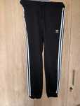 Adidas slim fit dresy