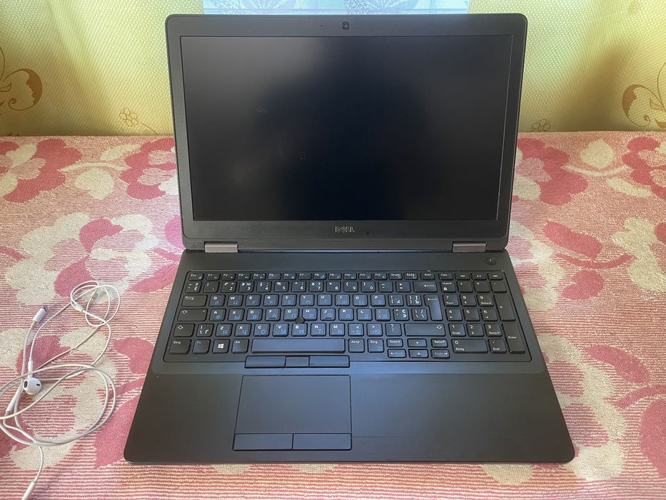 Ноутбук Dell E 5570