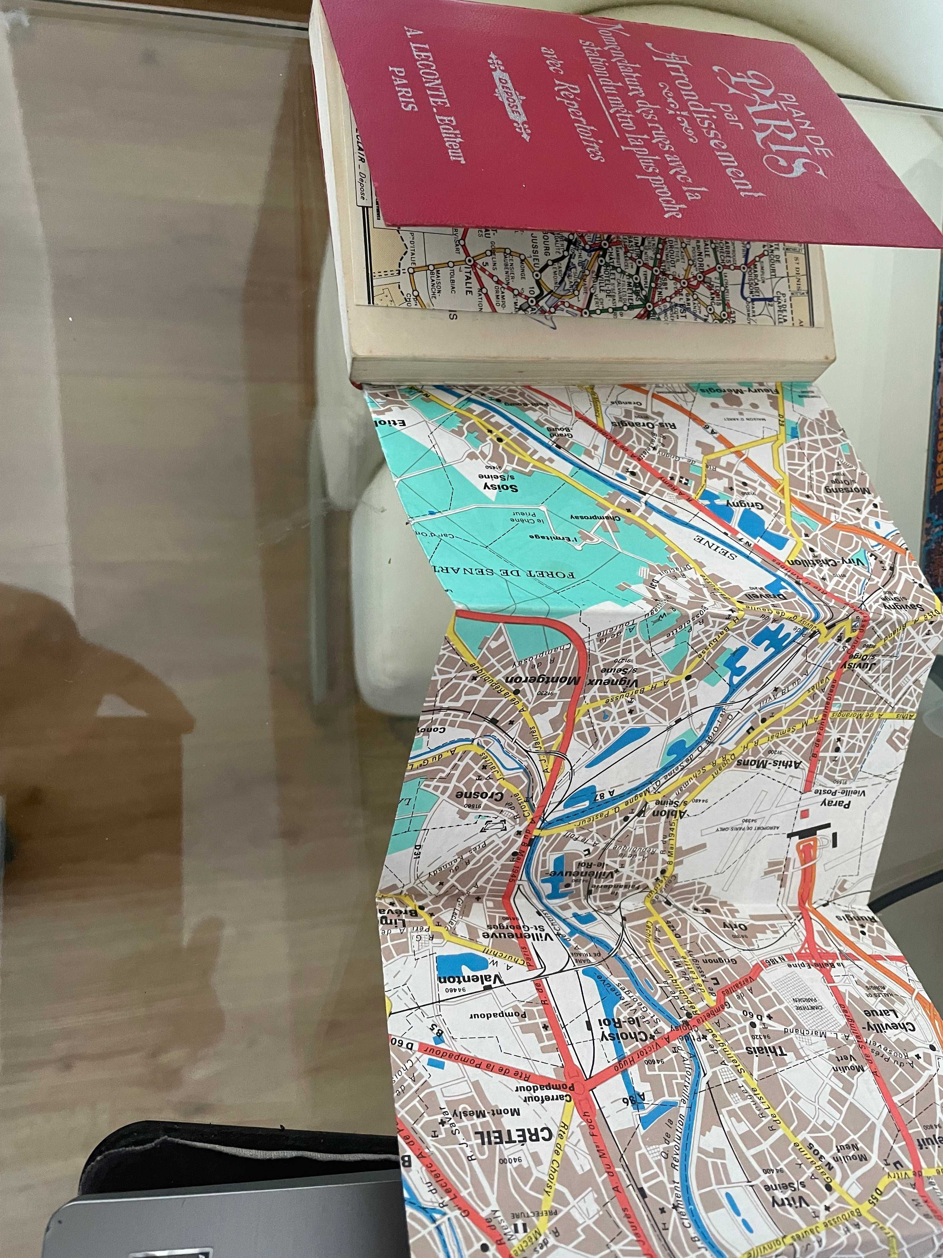 Livro "Plan de Paris par Arrondissement "