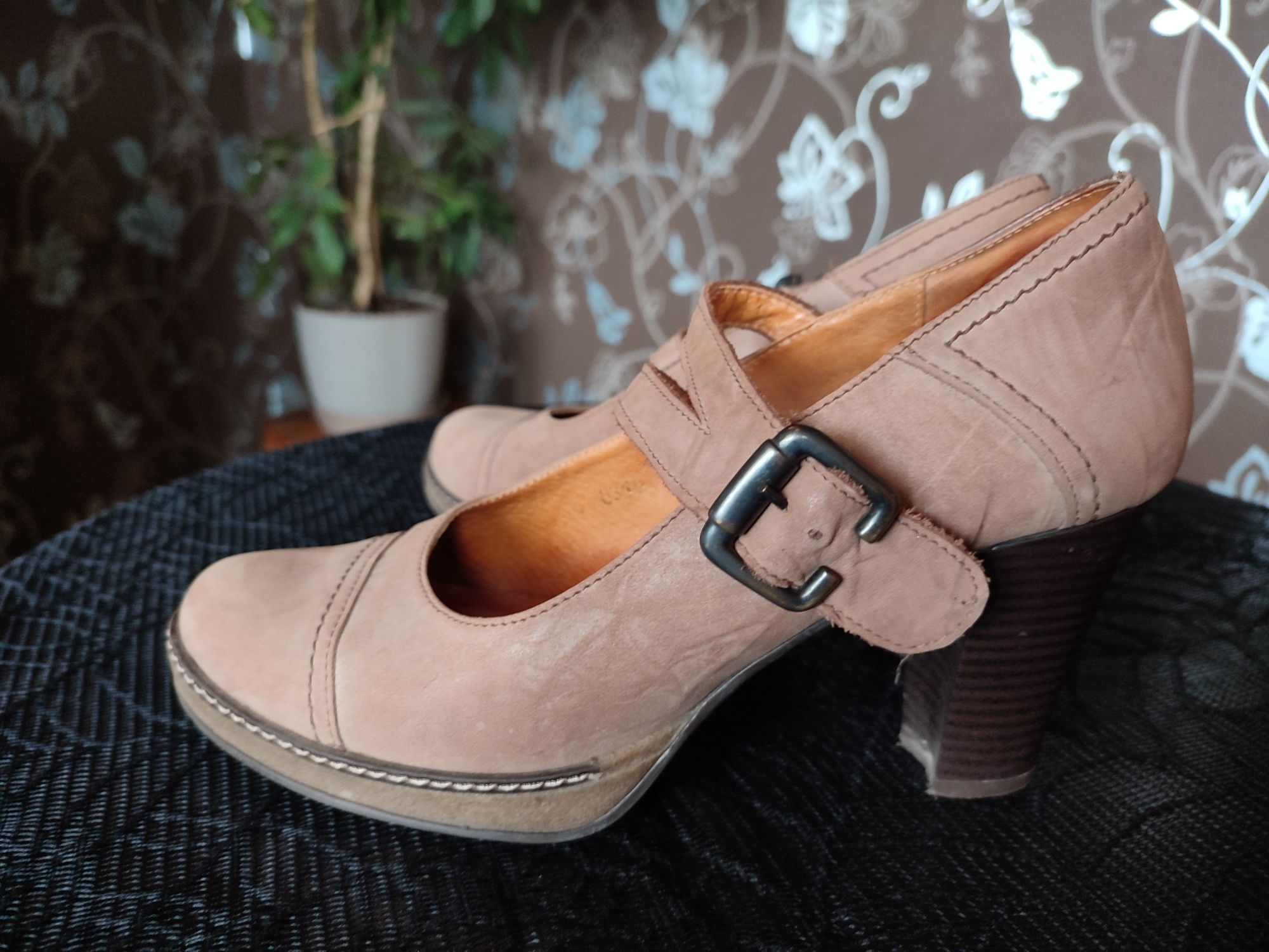 Buty damskie rozmiar 39