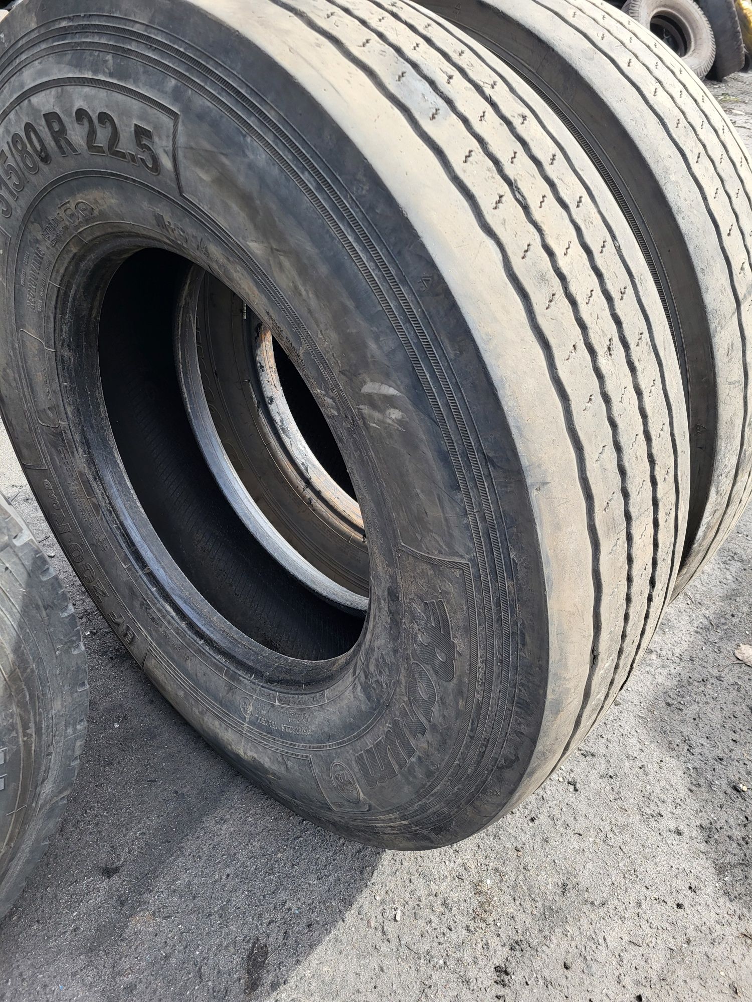 Продам шины б.у 315/80R22.5