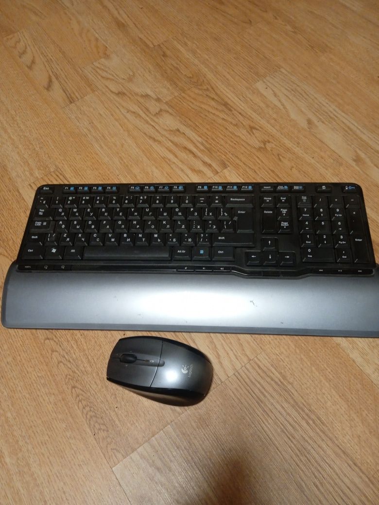 Клавіатура+мишь  Безпроводная Logitech S20