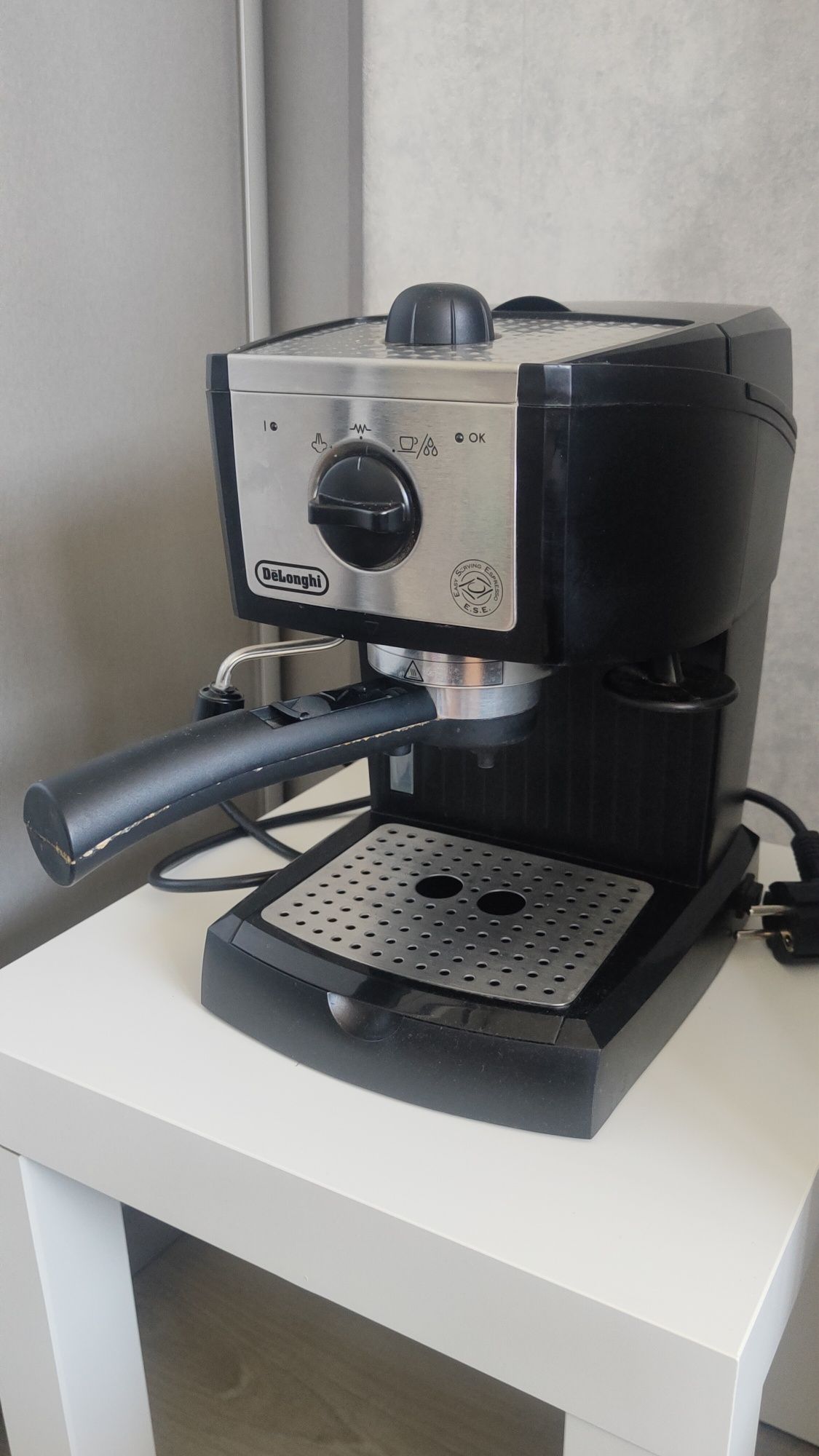Ekspres De'Longhi EC 156.B Czarny