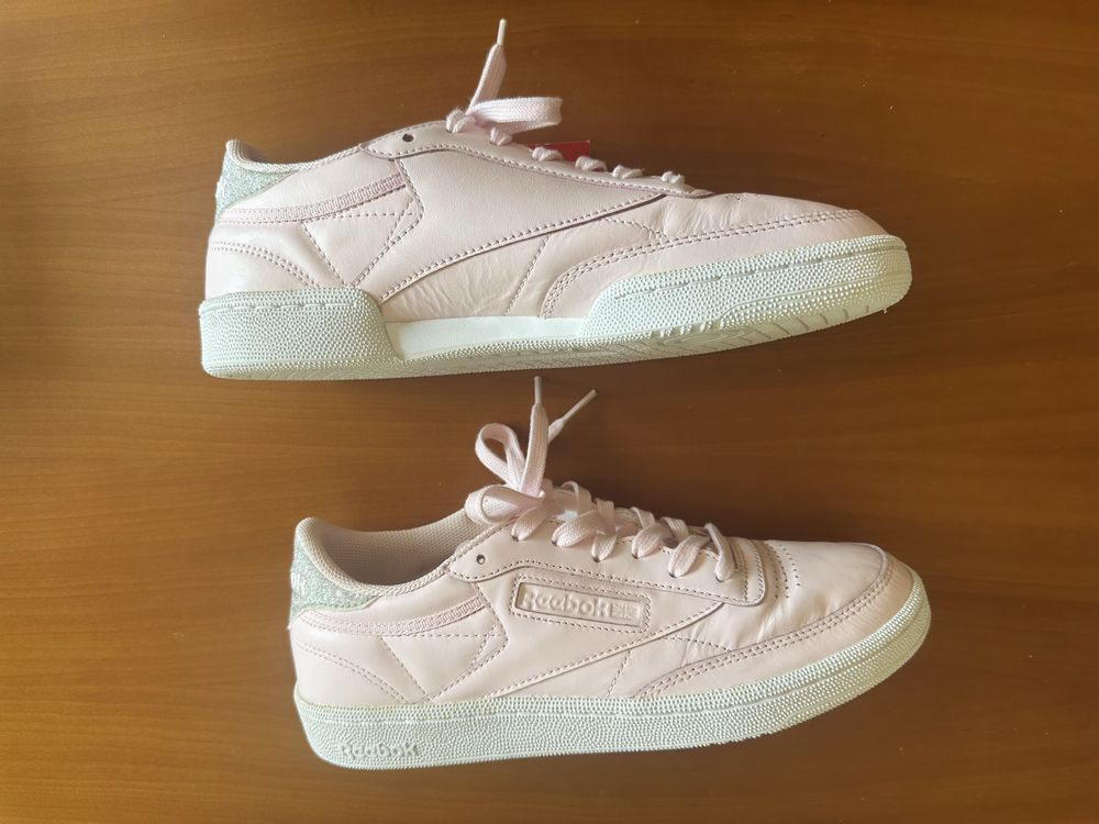 Sapatilhas REEBOK tamanho 39 em pele cor-de-rosa clara