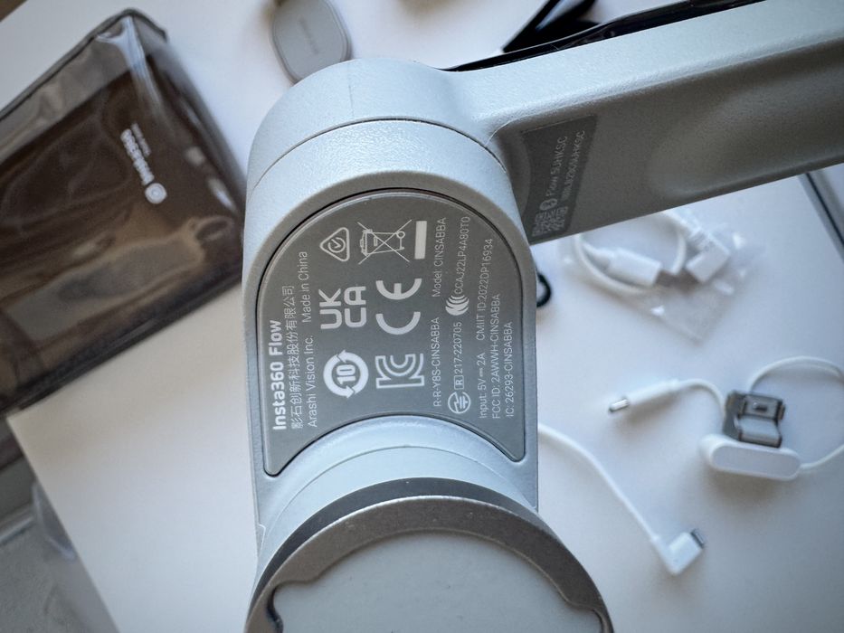 Стабилизатор Insta360 Flow Creator Kit Stone Grey новый + освещение