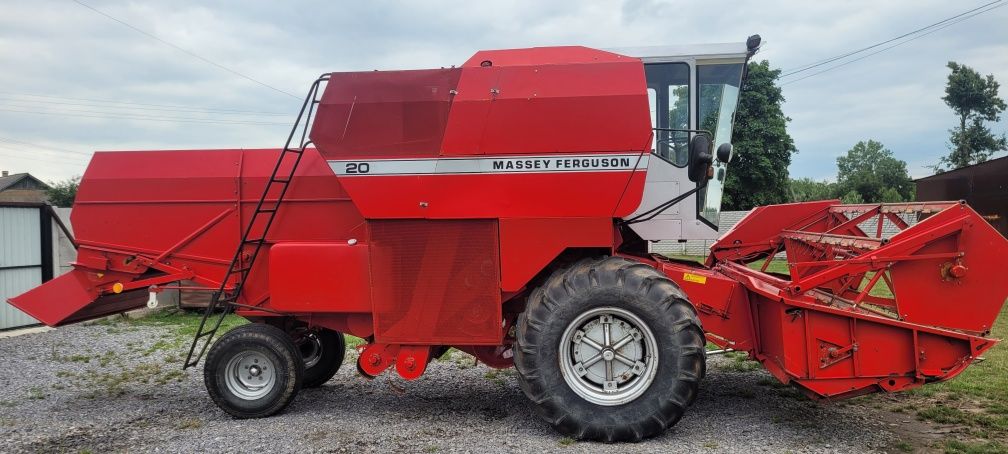 Комбайн Massey ferguson 20 з Фінляндії свіжо привезений