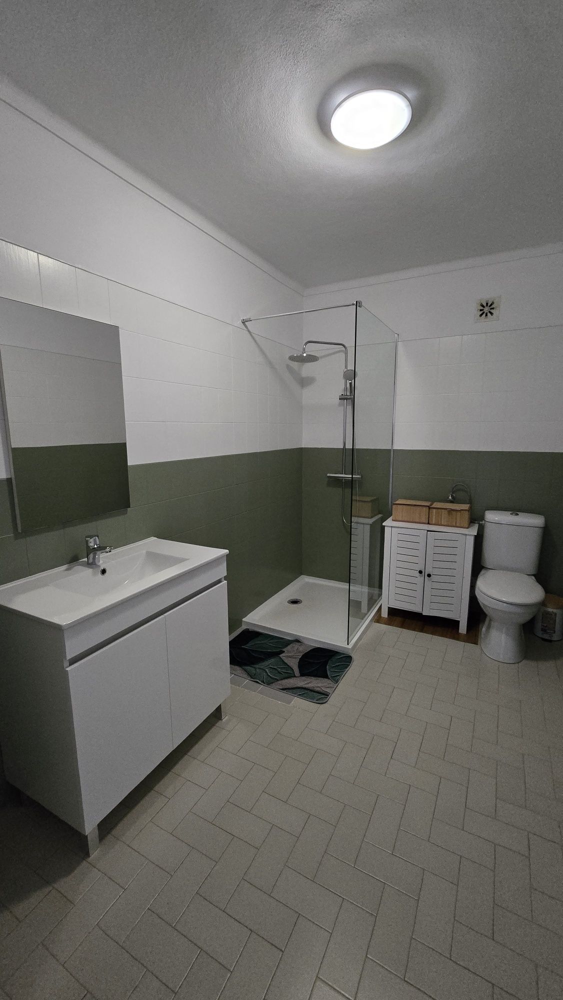 Quarto Mobilado individual / casal