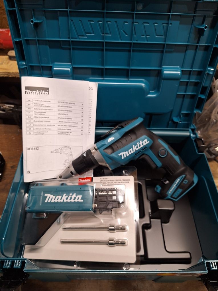 Pistolet do GK -  Makita DFS452**NOWY**