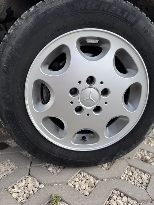 E Klasa e220 Mercedes W124 ładny baleron :)