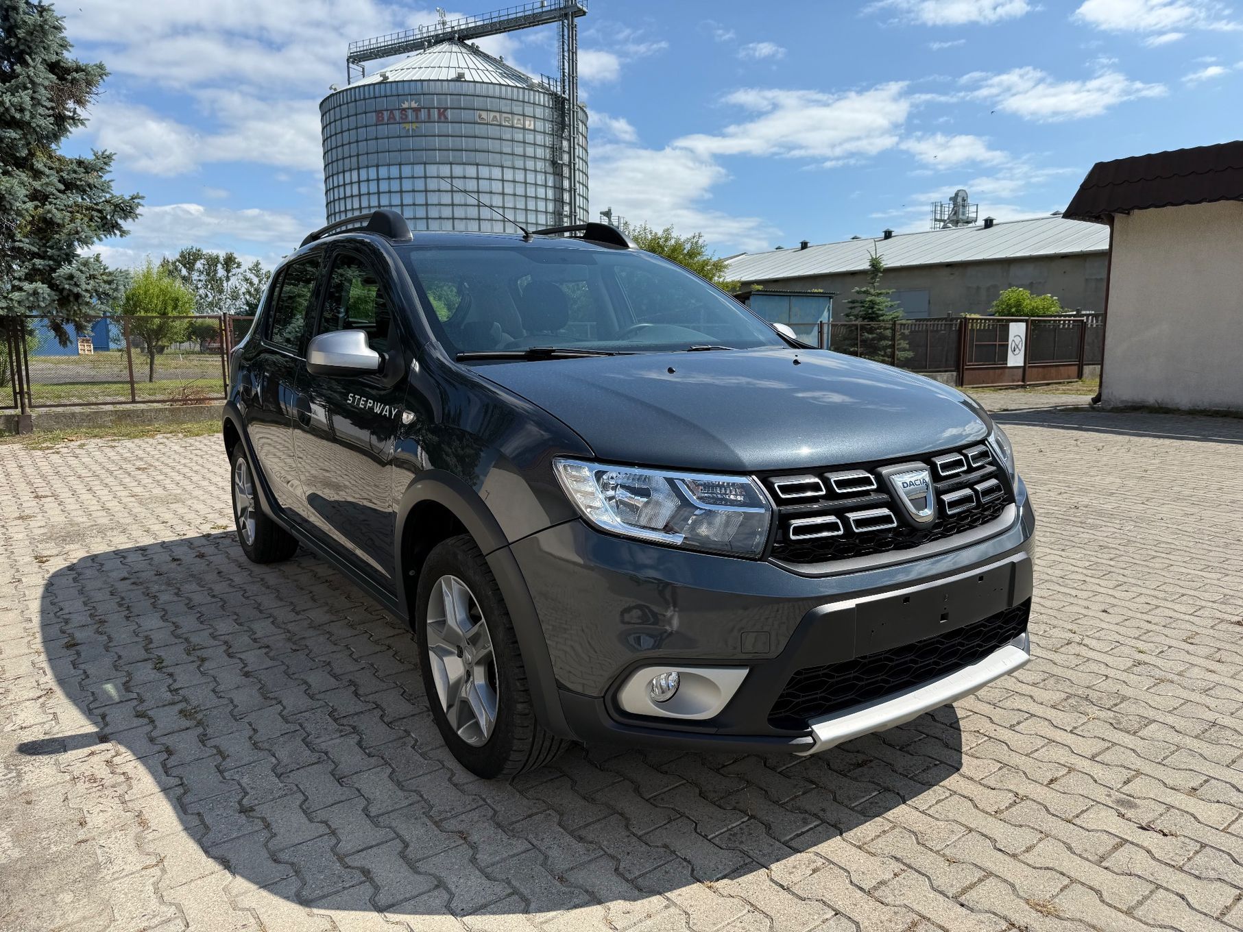 Dacia Sandero Stepway Automat, nawi , mały przenieg, fuul serwis