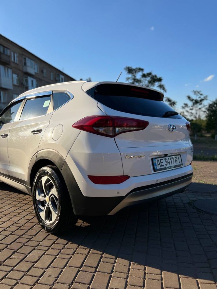 Продаю автомобиль Hyundai Tucson 2016