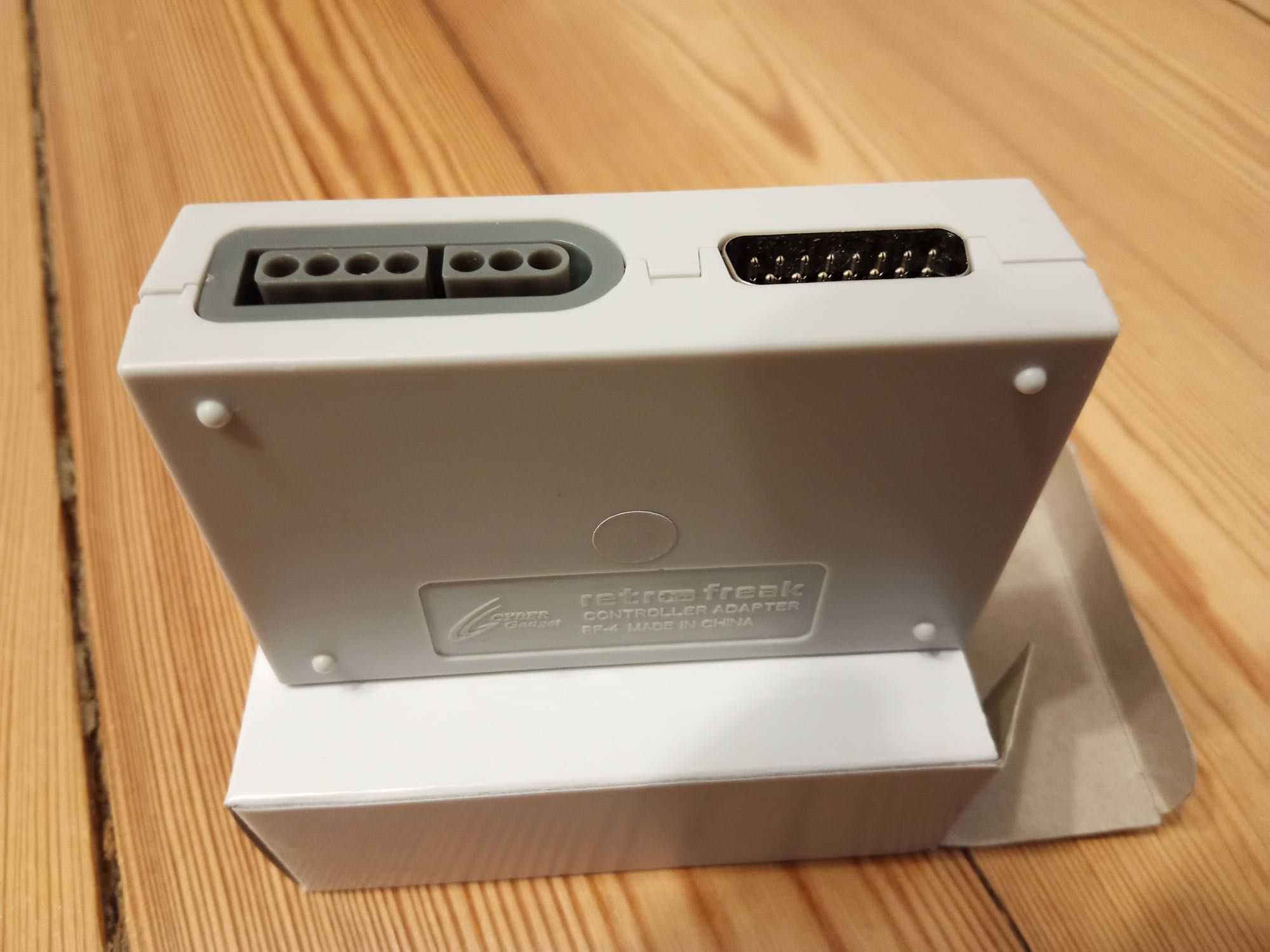 Konsola Cyber Gadget Retro Freak (Famicom, SNES, Sega, GBA) / zestaw