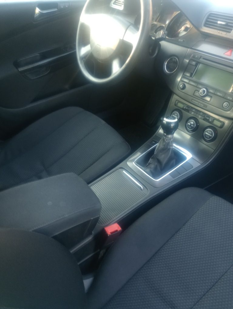 VW Passat B6 1,9 TDI kombi 2006 cena