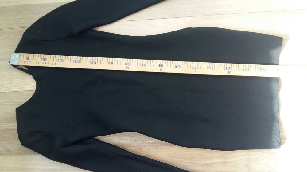 Плаття з відкритою спиною