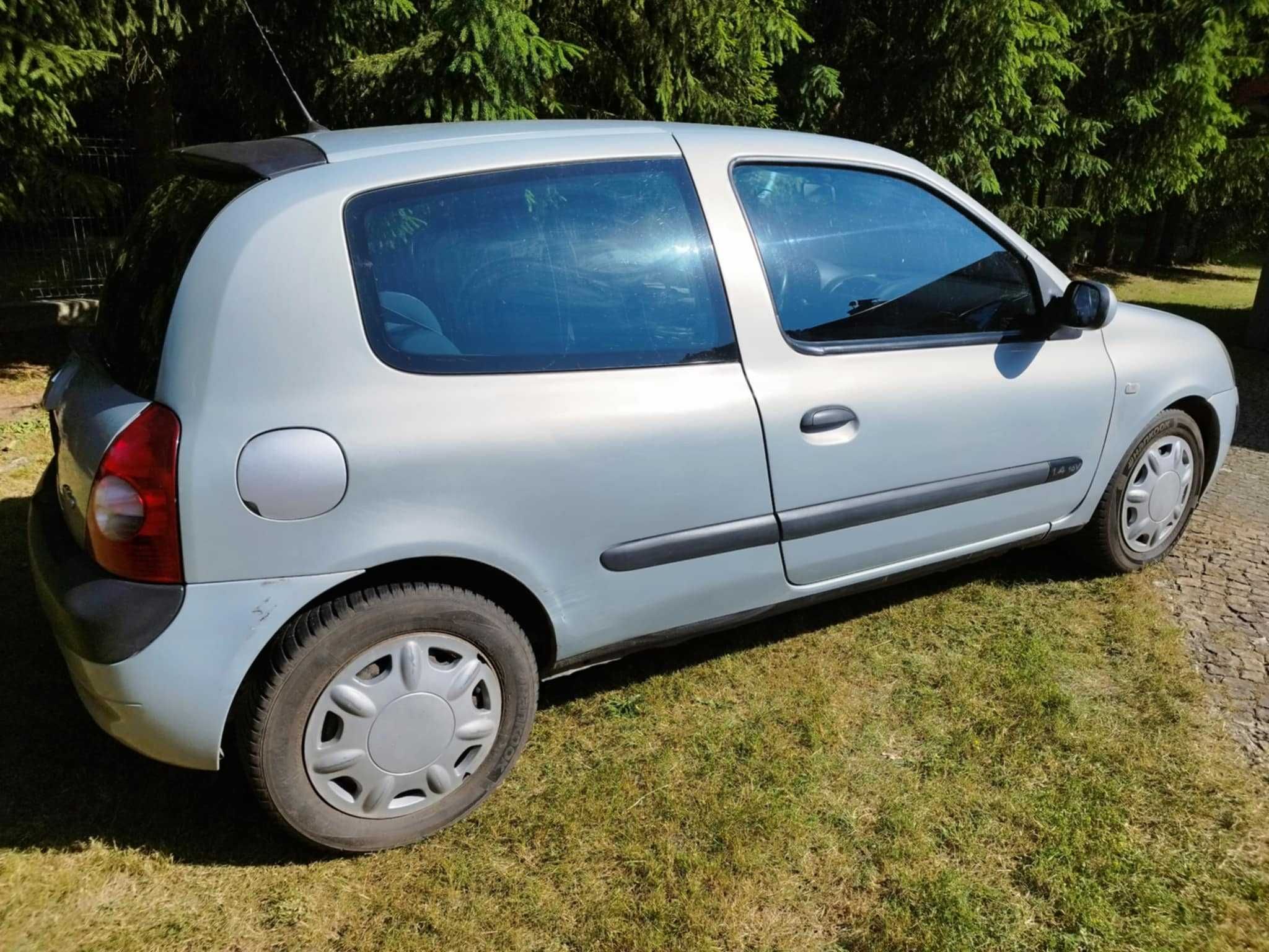 Renault Clio II Hatchback 1.4 16V Expression 2003r.