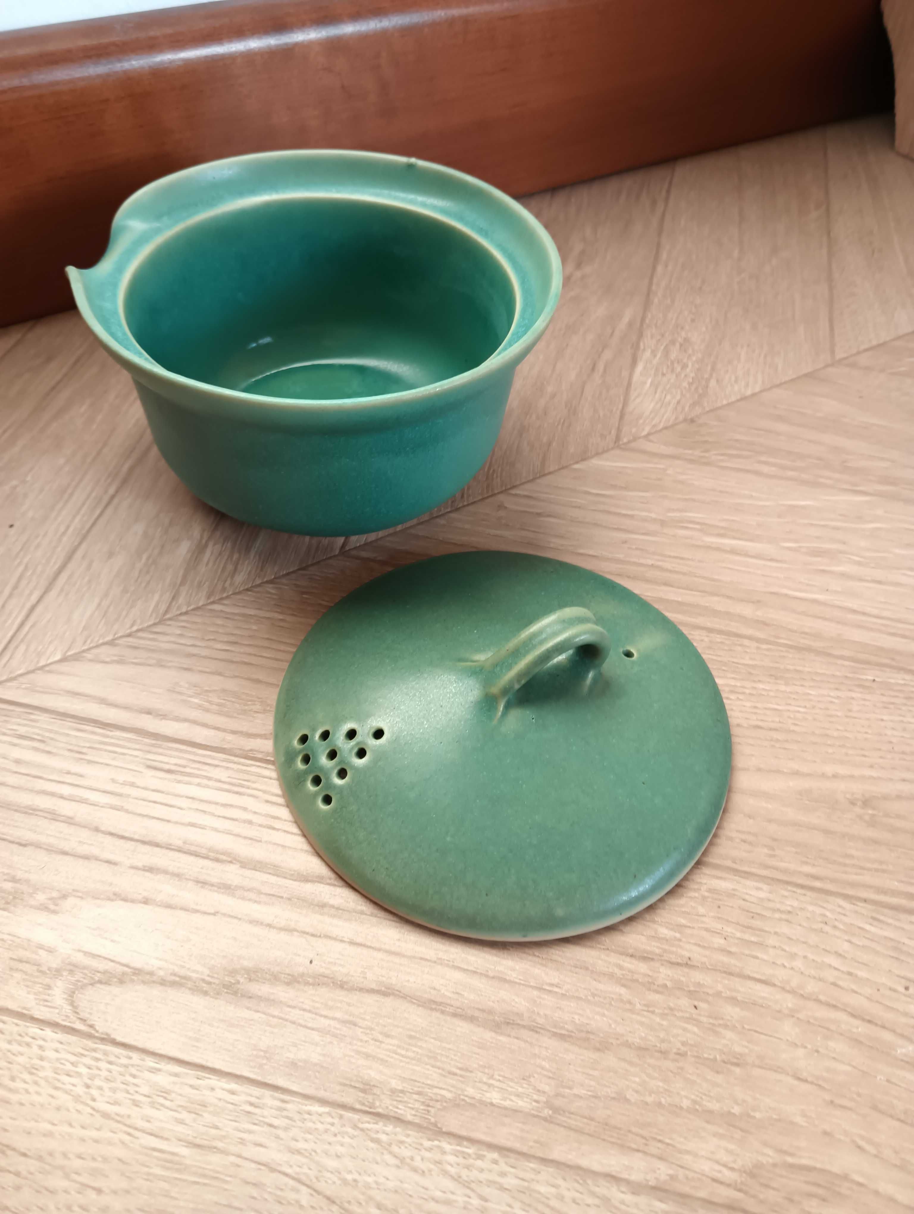 Ceramiczny pojemnik z pokrywką do herbaty lub na imbir