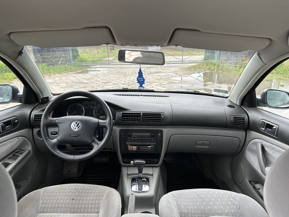 Volkswagen Passat B5 LIFT 2002r. 130km Automat, sedan, dobry stan!