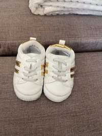 Tenis de bebe brancos