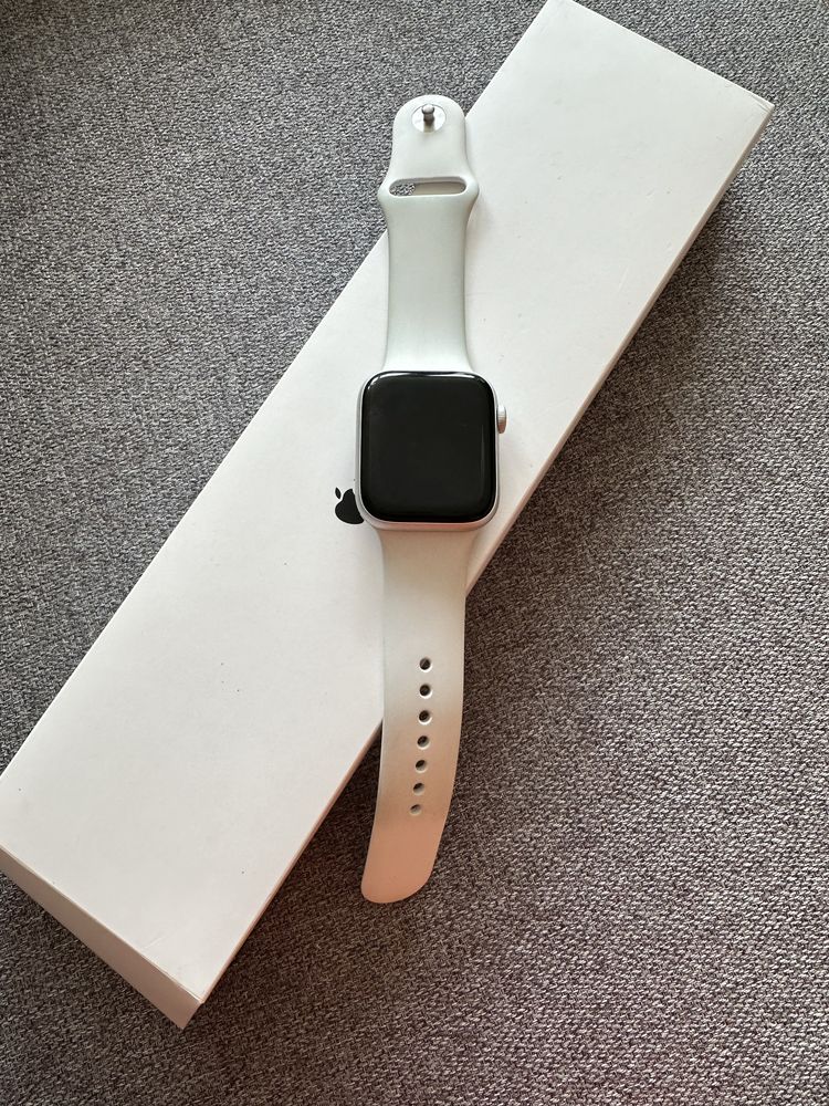 Apple Watch SE 44mm