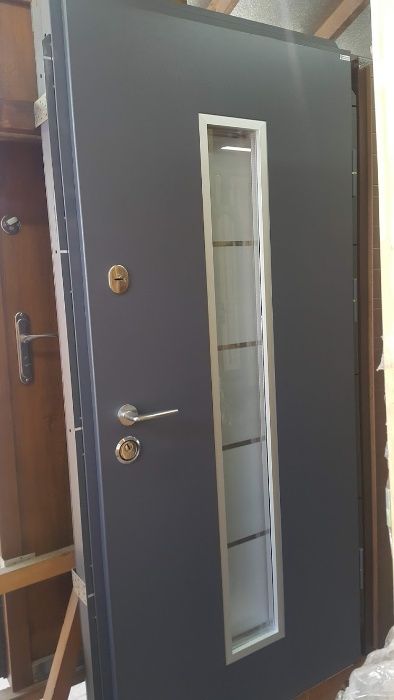 Drzwi zewnętrzne wejściowe do domu