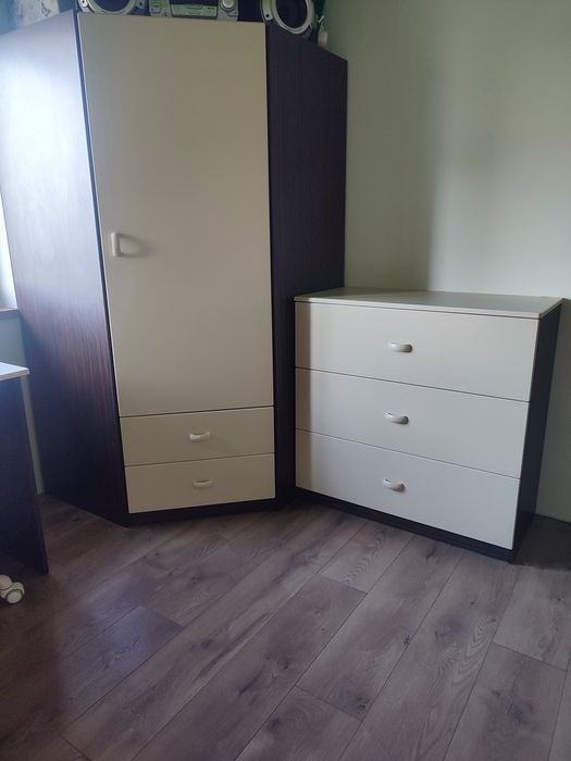 Zestaw mebli w bardzo dobrym stanie