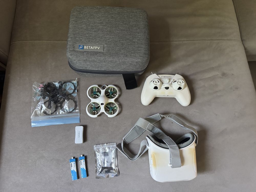 BetaFPV Cetus Pro kit zestaw dron + gogle + radio + 2 baterie + ladow