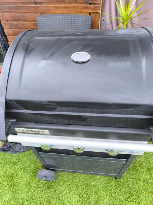 Barbecue a gás com 3 queimadores Campingaz