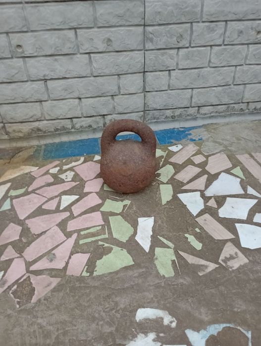 Продам гирю 16 кг.