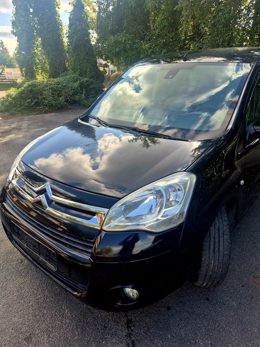 1 właściciel, 2 kpl. kół, tempomat, jasny środek