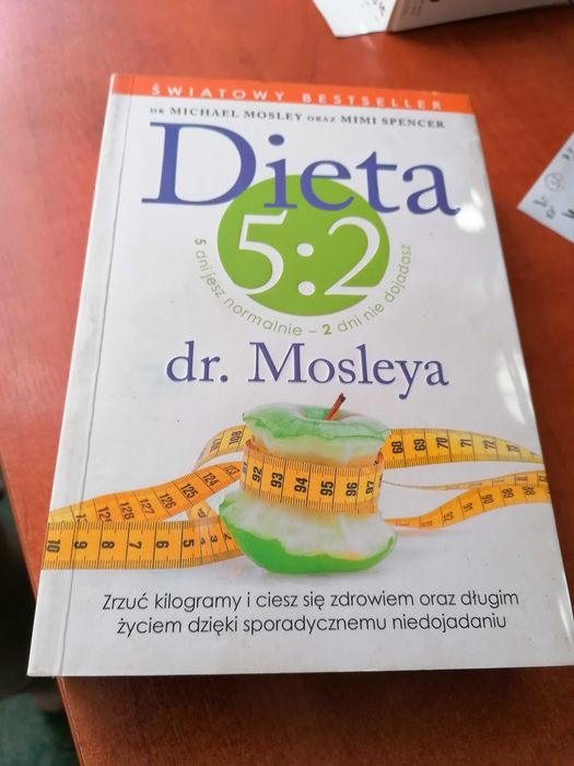 Dieta 5:2 dr. Mosleya + przepisy kulinarne (2 książki)