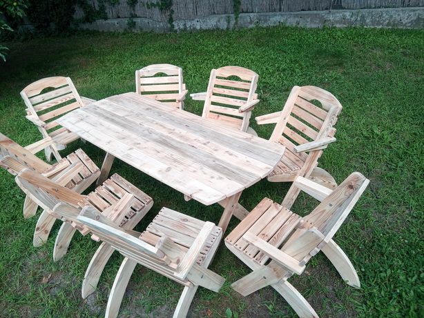 Zestaw mebli ogrodowych duży stół i 8 krzeseł