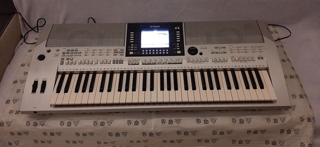 Keyboard Yamaha Psr 910 S  jak nowa
