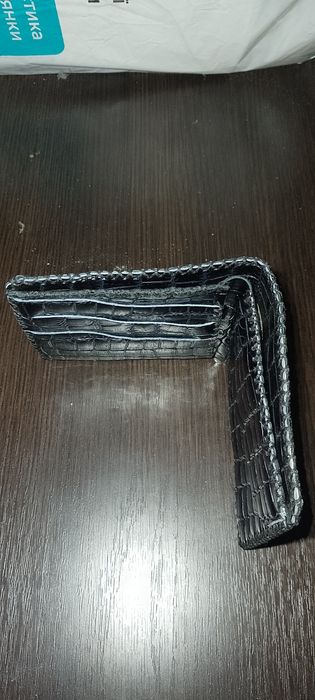 Шкіряні вироби, гаманці