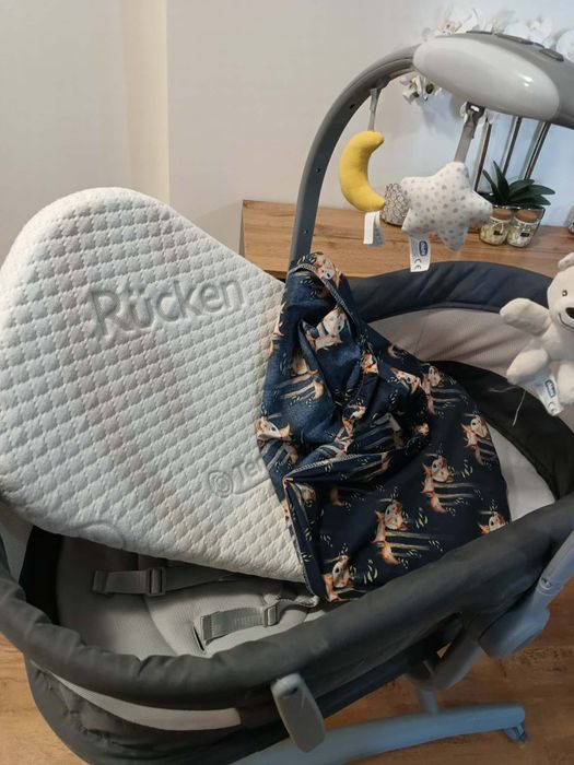 Chicco baby hug + materac + przewijak