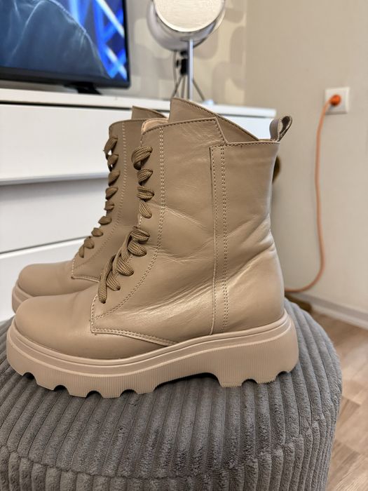 Продам жіночі чоботи