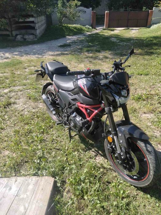 Мотоцикл Lifan SR200